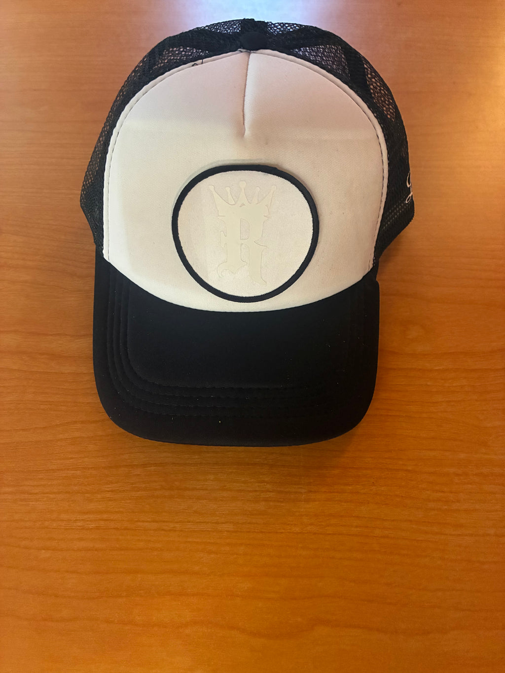 Trucker: White & Black R LOGO