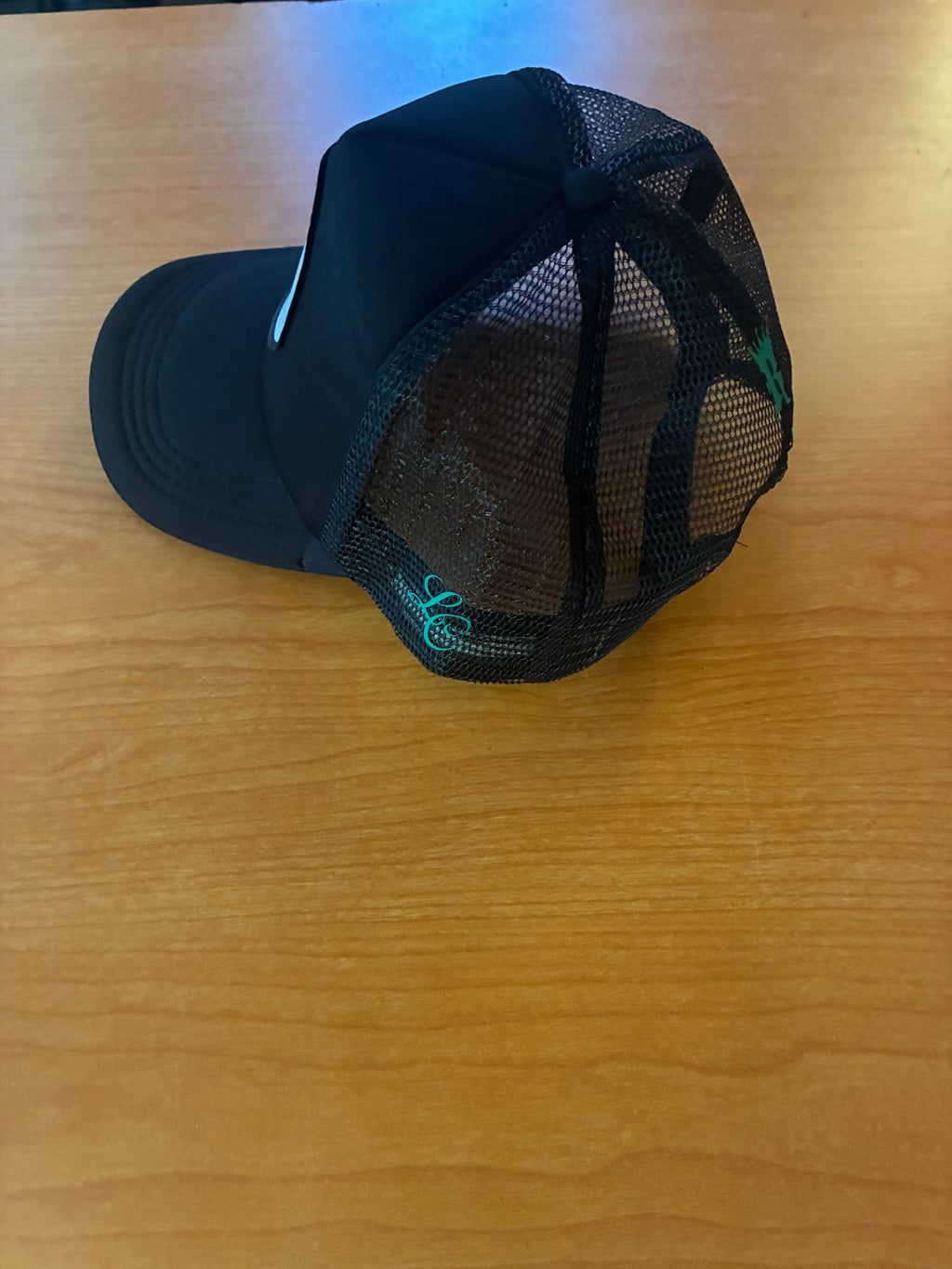 Trucker: Black & Green R LOGO