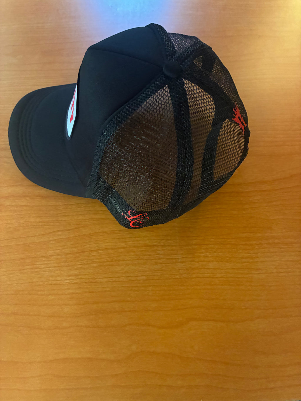 Trucker: Black & Red ROYALTY