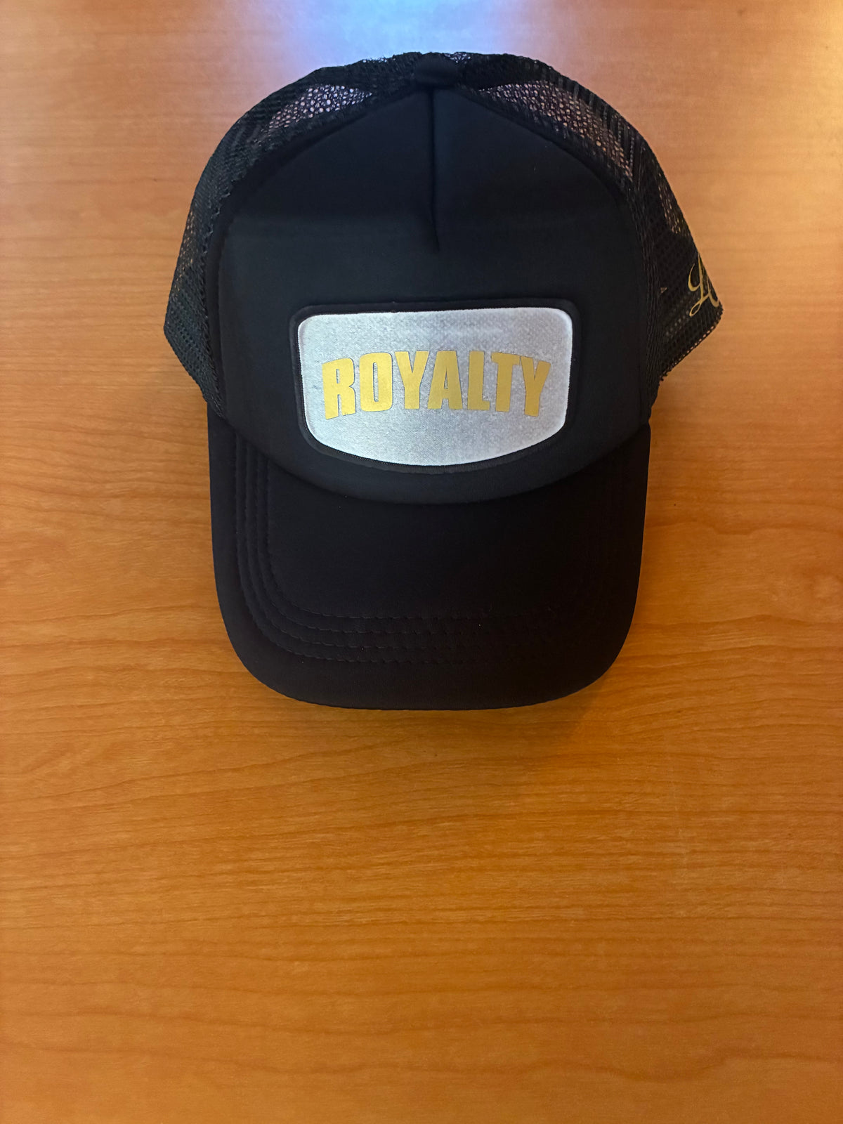 Trucker: Black & Gold ROYALTY