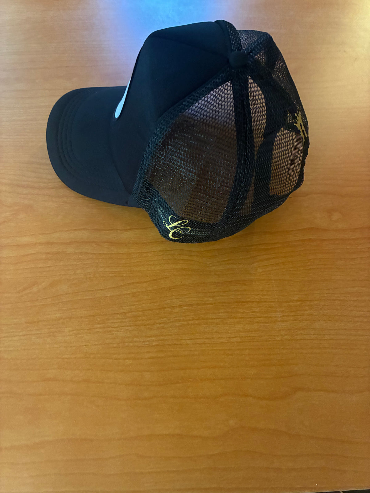 Trucker: Black & Gold R LOGO